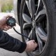 Як перевірити тиск у шинах автомобіля